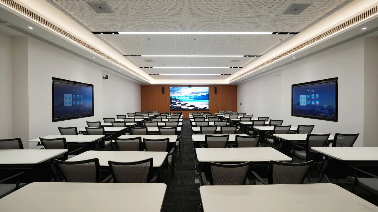 大型會(huì)議室.jpg