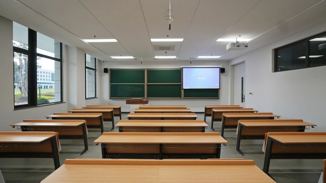標(biāo)準(zhǔn)型智慧教室.jpg